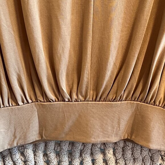 2 Banana Republic Bat Wing Sleeved Tops Black & Carmel Size Medium (NWT) - Picture 5 of 16